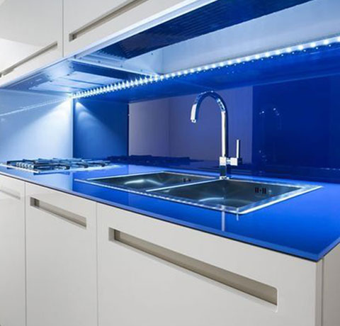 tempered-lacquered-glass-kitchen